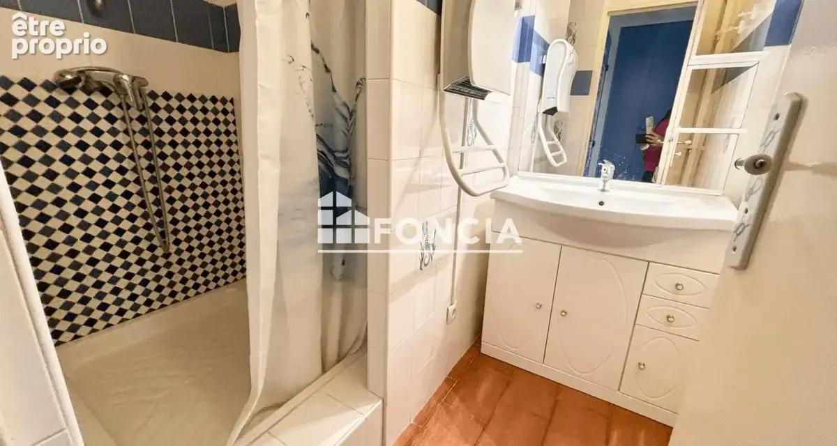 Studio cabine avec place de parking et cave - photo 4