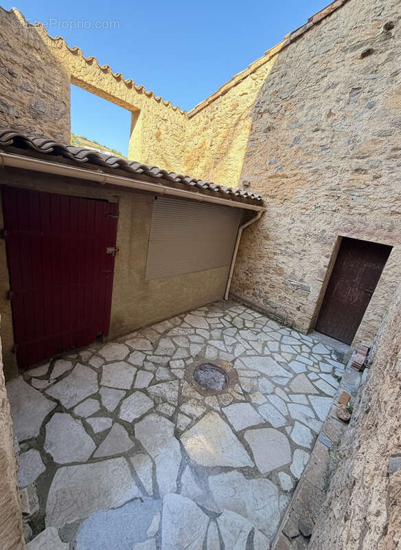 Maison à VILLENEUVE-LES-CORBIERES