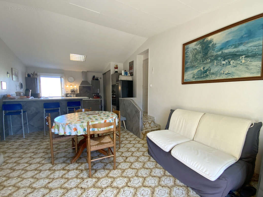 Villa de plain-pied, piscine, terrain paysagé et appartement indépendant. - photo 15