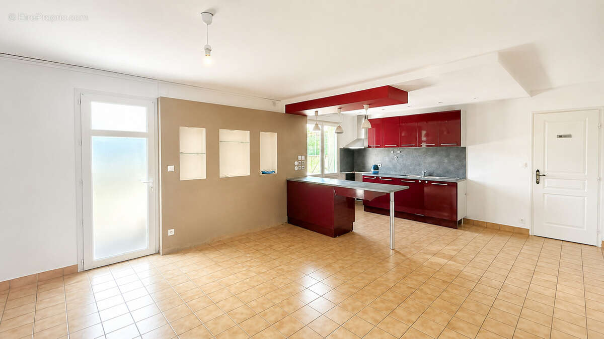 Maison 8 pieces - 2 logements - photo 9