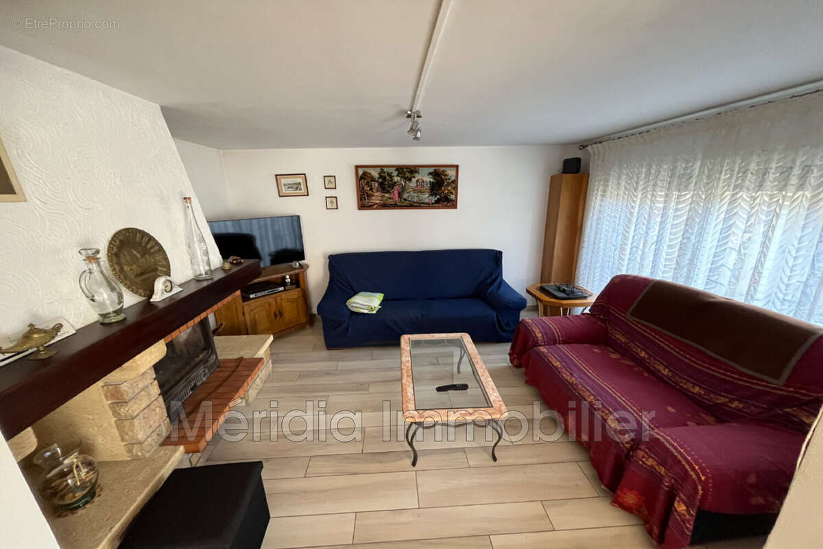 Maison à VILLENEUVE-LA-RIVIERE