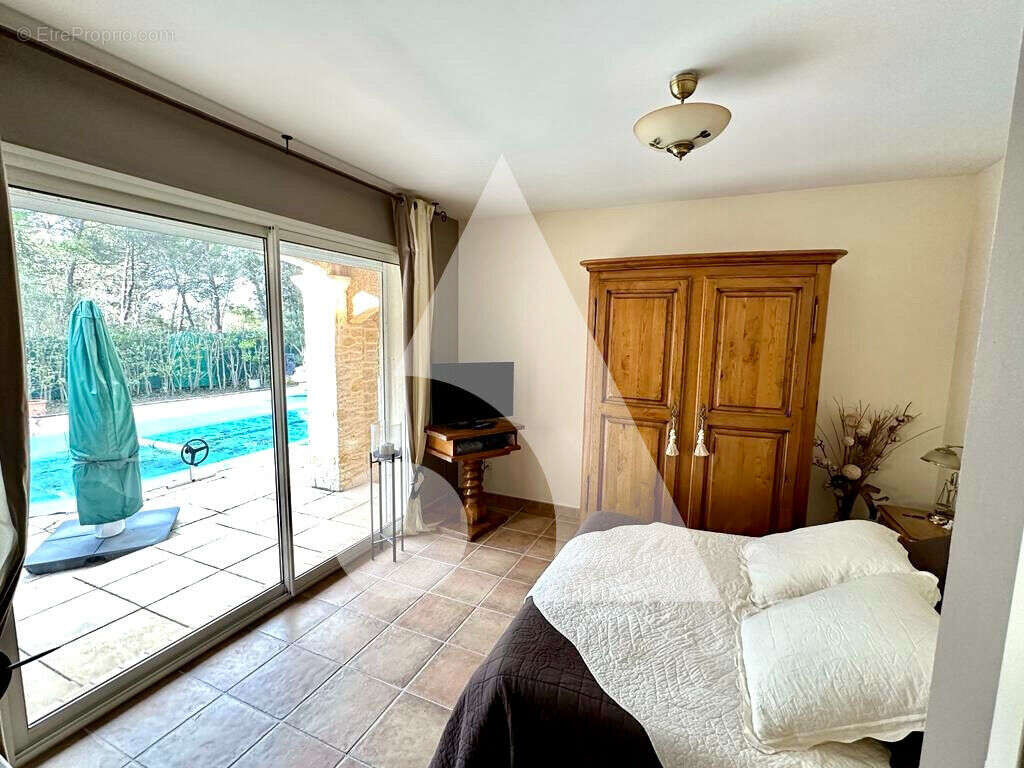 Maison à LA TOUR-D&#039;AIGUES