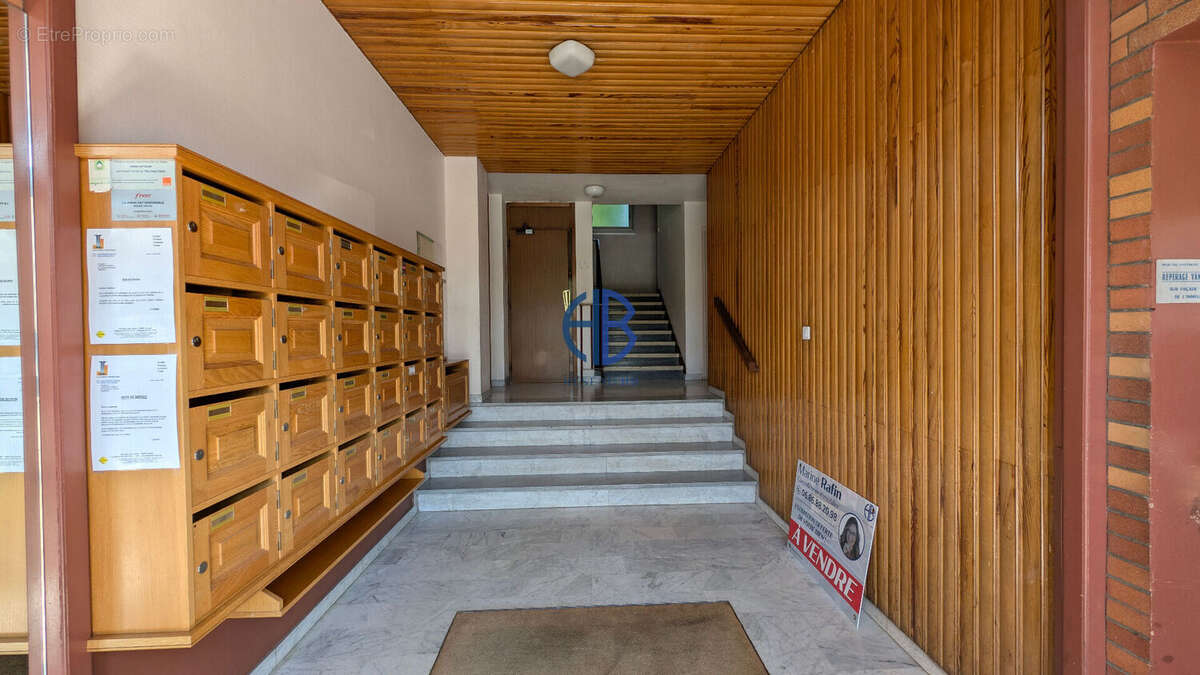 Appartement 1 bis de 34 m² Quartier des Eaux Claires - photo 9