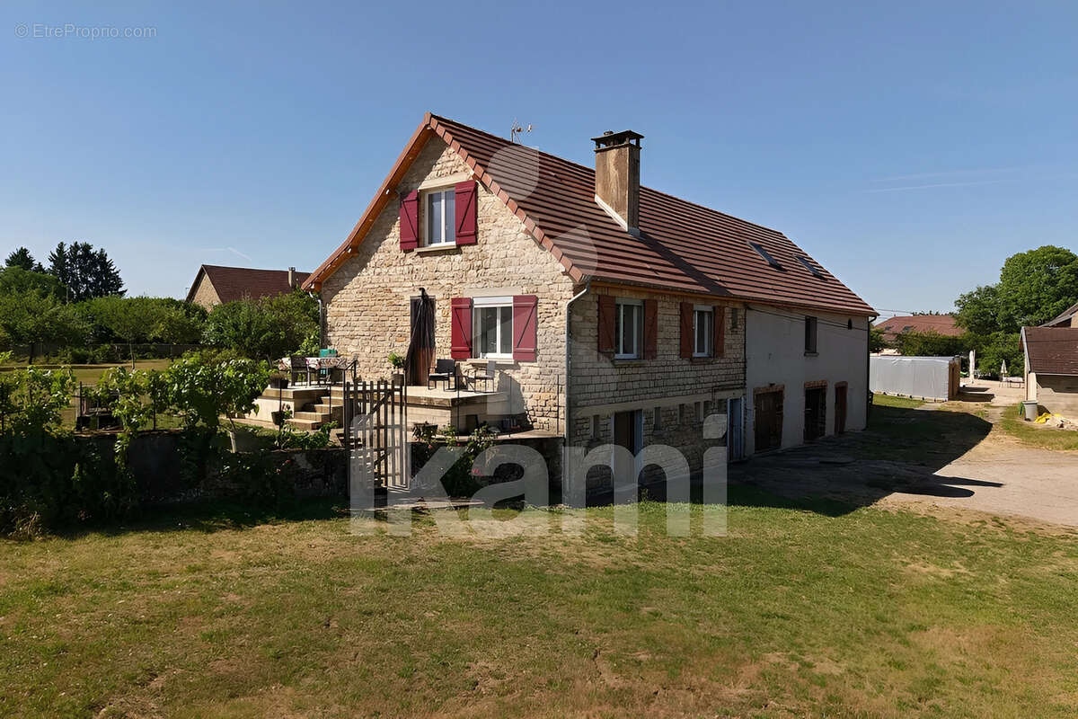 Maison à LA CHARME