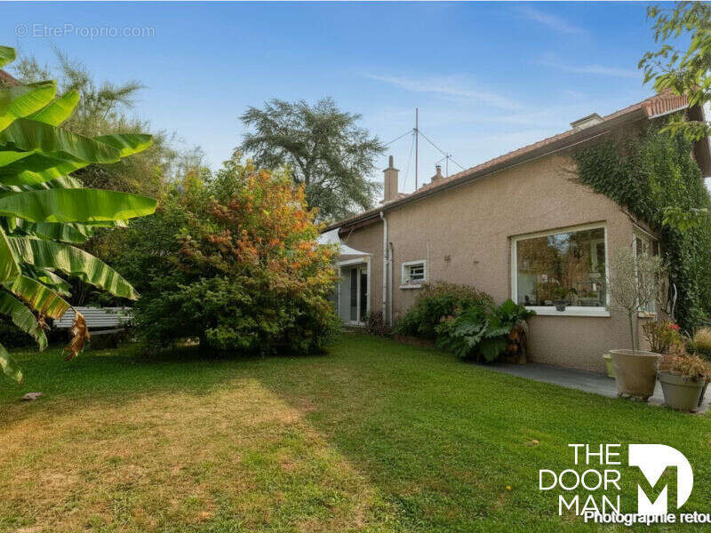 Maison à LE PERRAY-EN-YVELINES