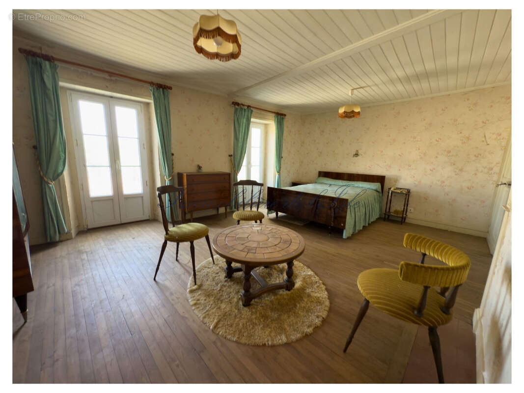 Maison à AGONAC