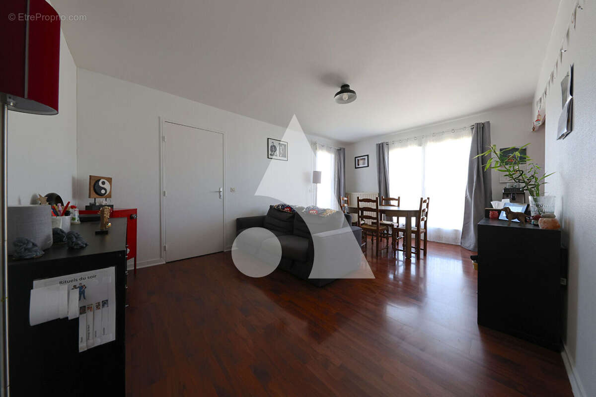 Appartement à CORBEIL-ESSONNES