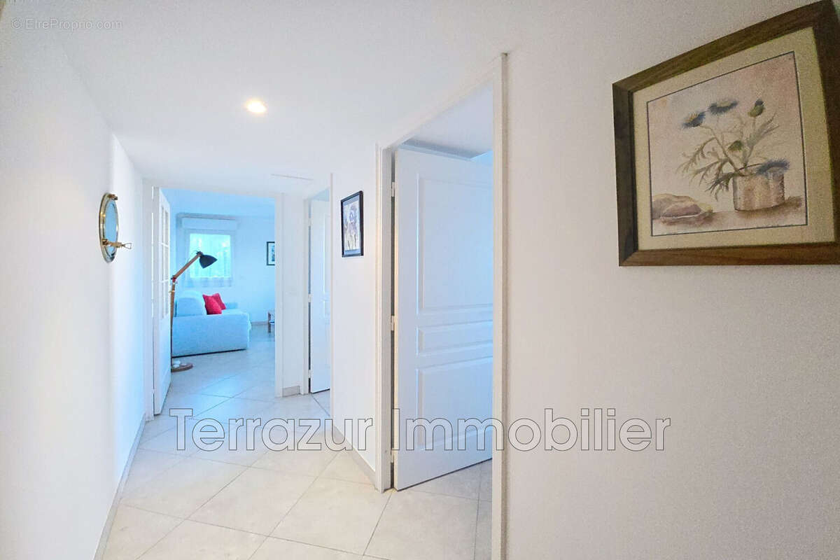 Appartement à VALLAURIS