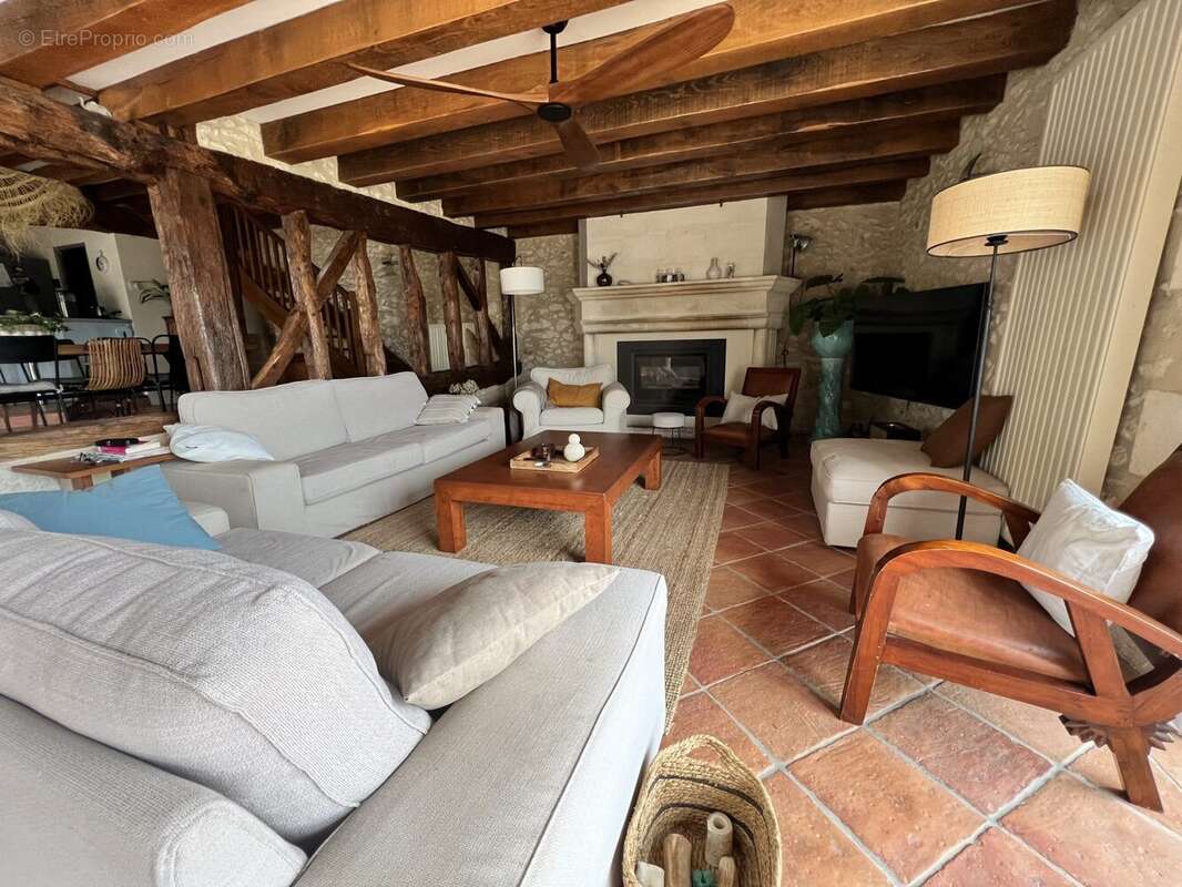 Maison 203 m² à Neuvic  - photo 6