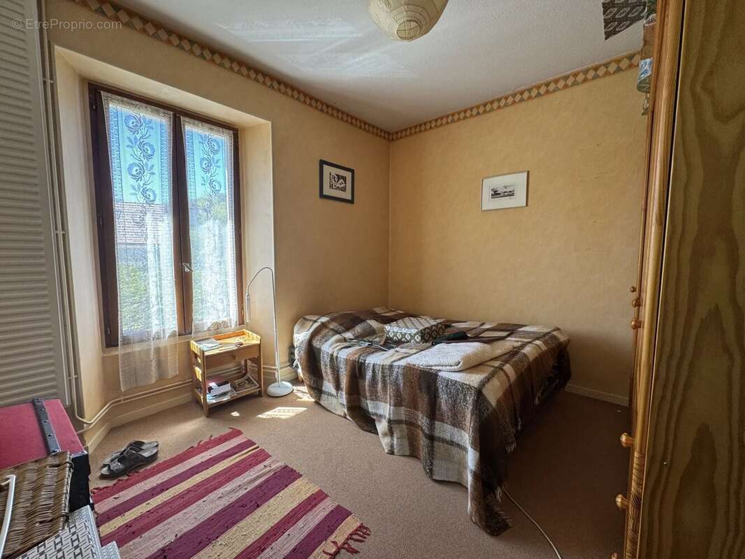 Maison à PIERRE-CHATEL