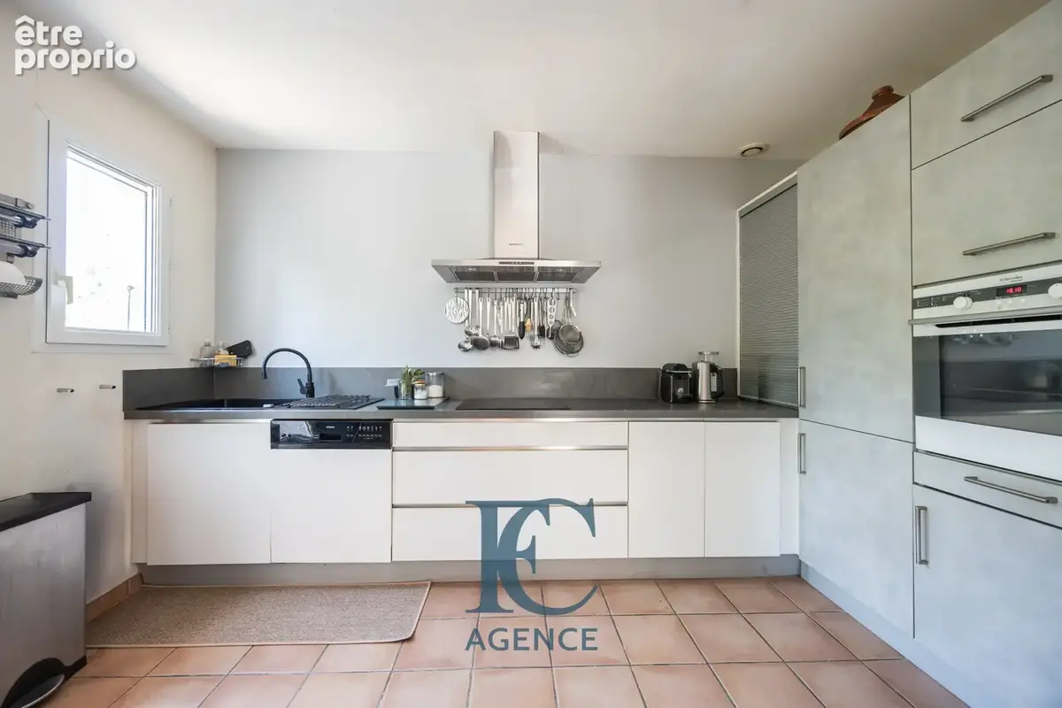 Maison de plain-pied de 135 m2 au pied du fort de Six-Fours-les-Plages - photo 3