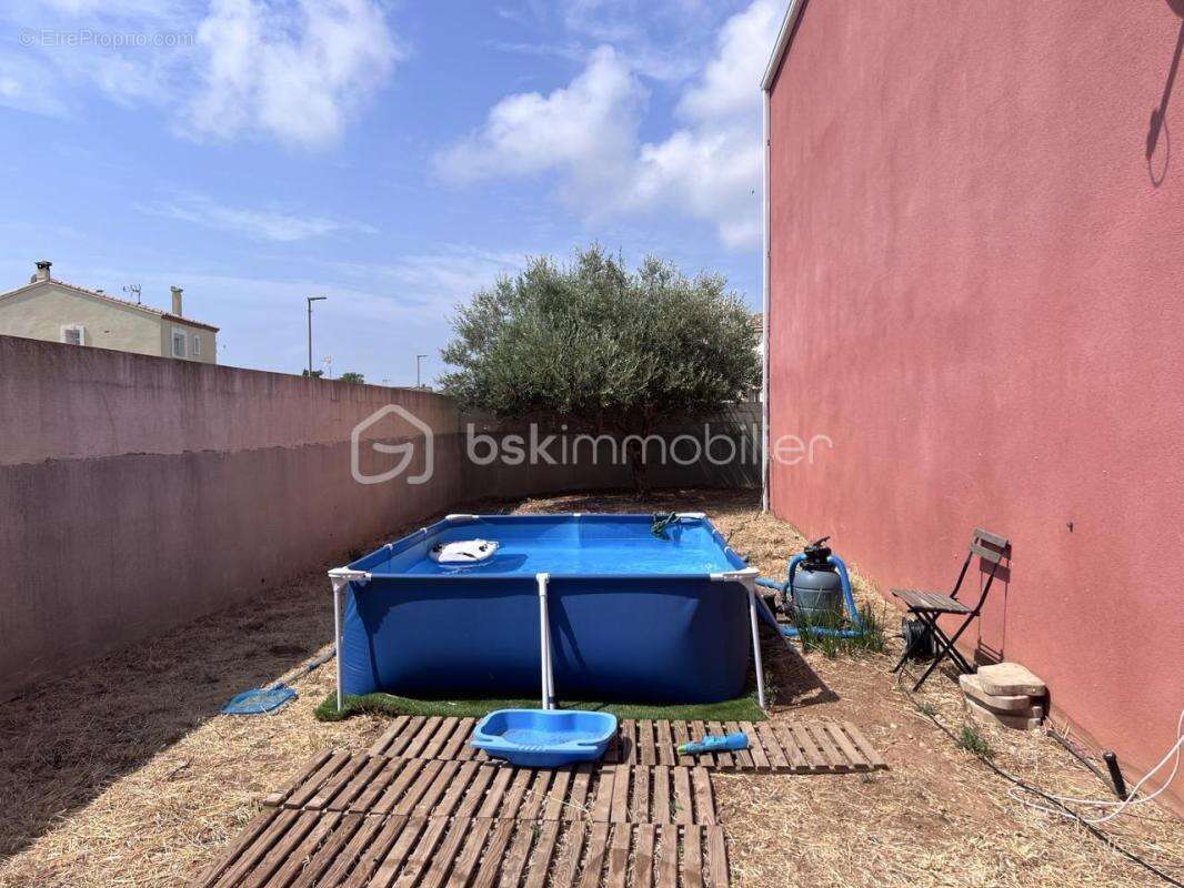 Sur un terrain d'angle de 236 m2, une maison de type 4 en R+1 de 95 m2 - photo 10