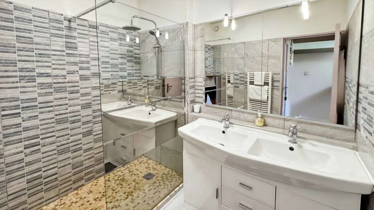 Appartement à VILLENEUVE-LOUBET