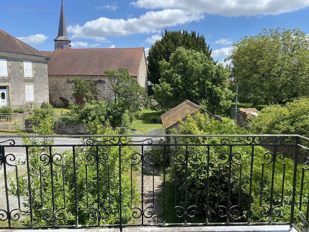 Maison à DOMPIERRE-LES-EGLISES