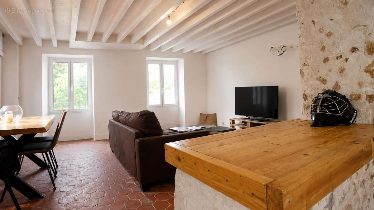Maison à MEZIERES-SUR-SEINE