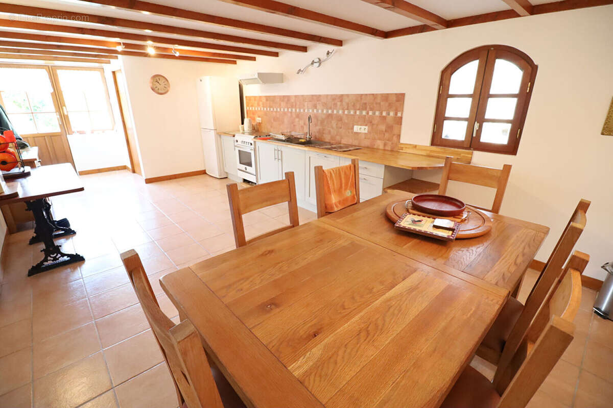 Maison de village rénovée  3 chambres avec salle d'eau privative  Village recherché - photo 6