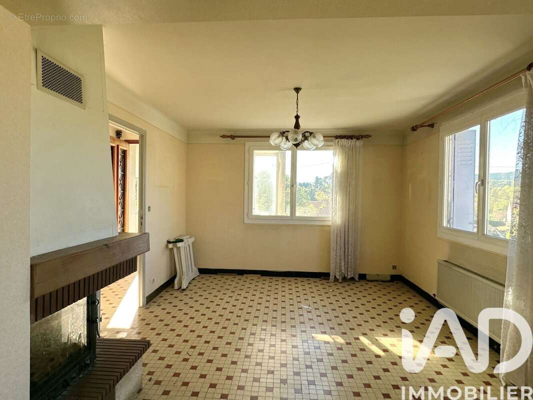 Photo 9 - Maison à SAINT-ETIENNE-DE-FONTBELLON