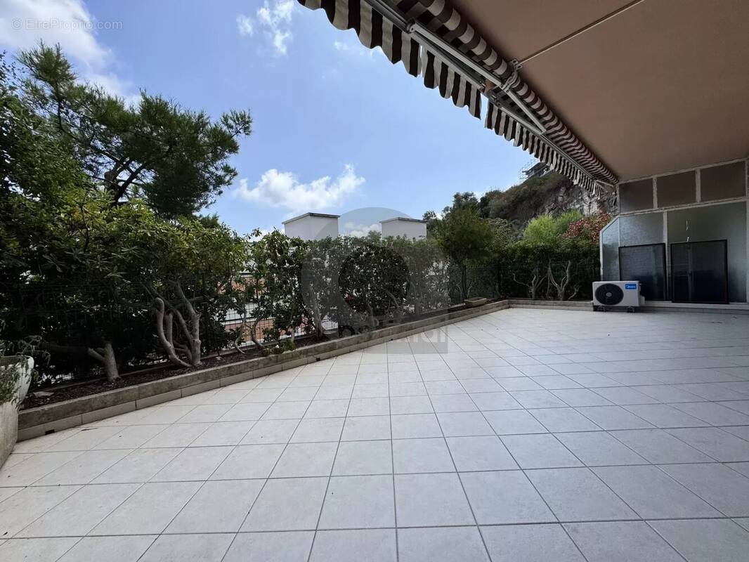 Appartement à ROQUEBRUNE-CAP-MARTIN