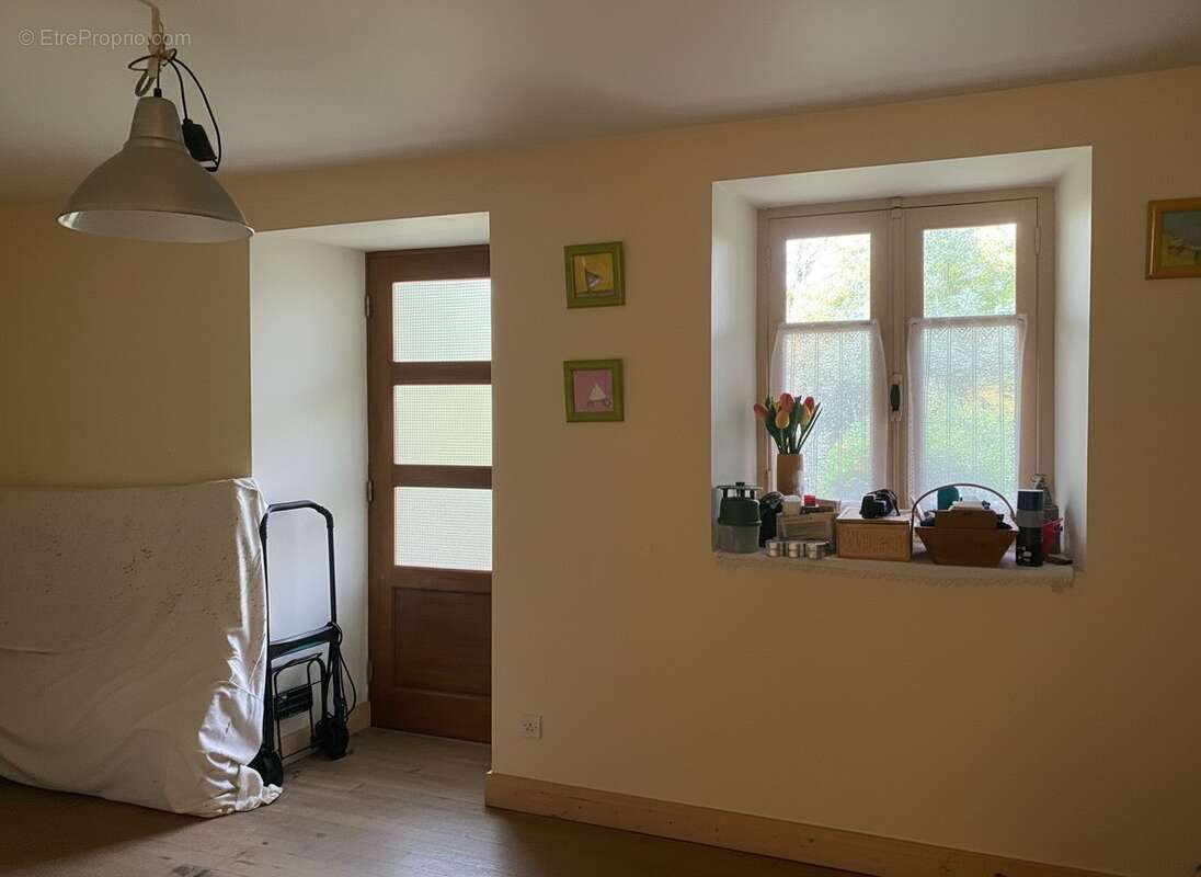 Maison à NEUVIC-ENTIER