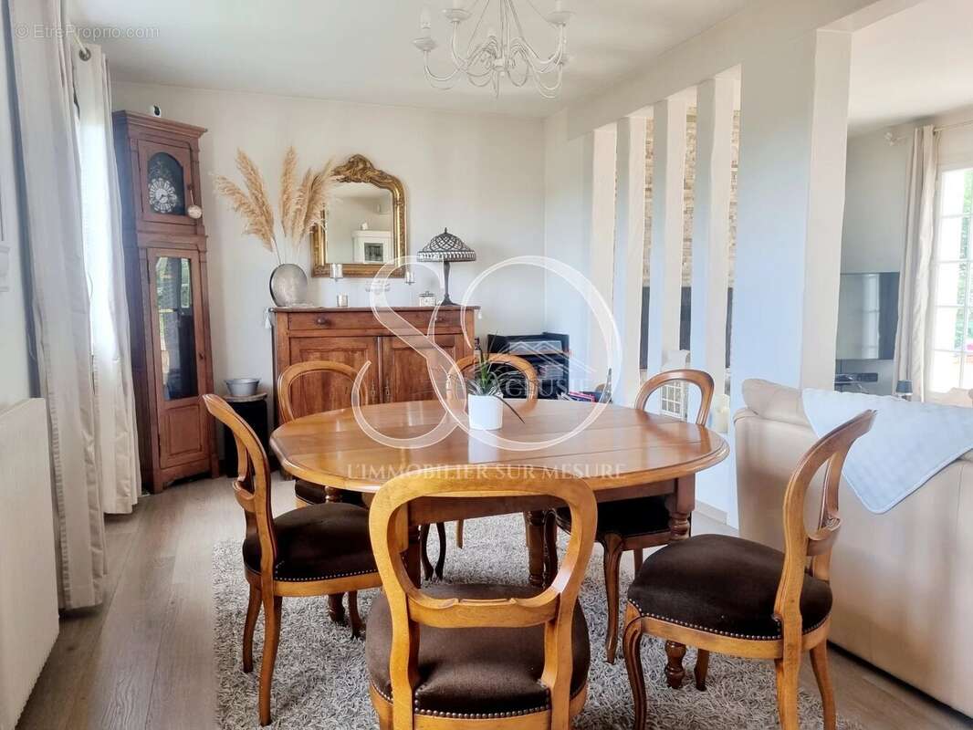 Maison à MEZIERES-SUR-SEINE