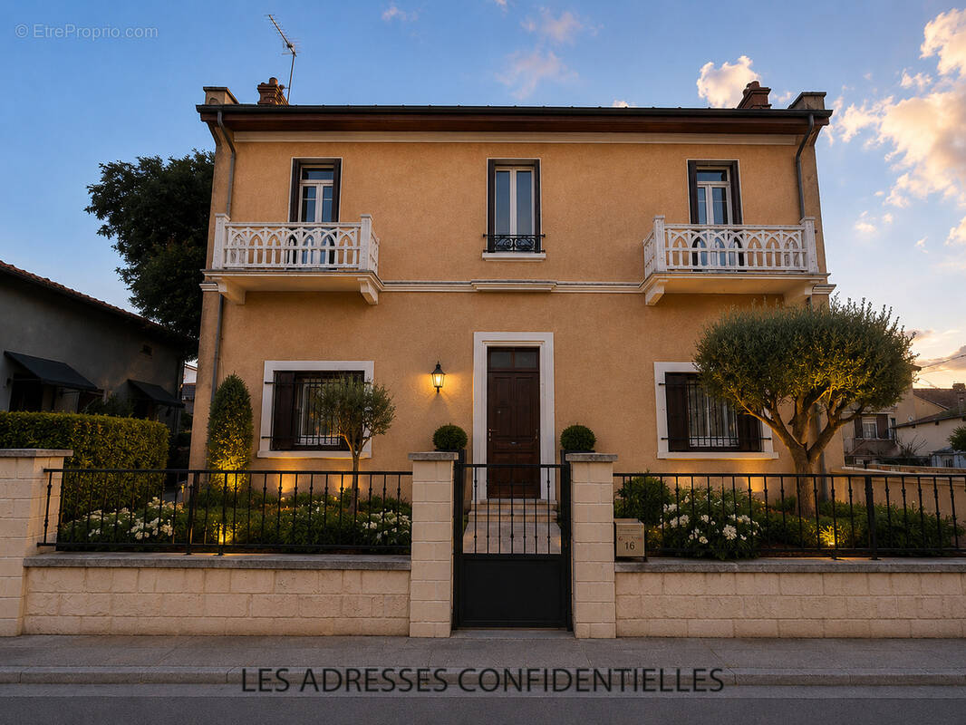 Maison à VAULX-EN-VELIN