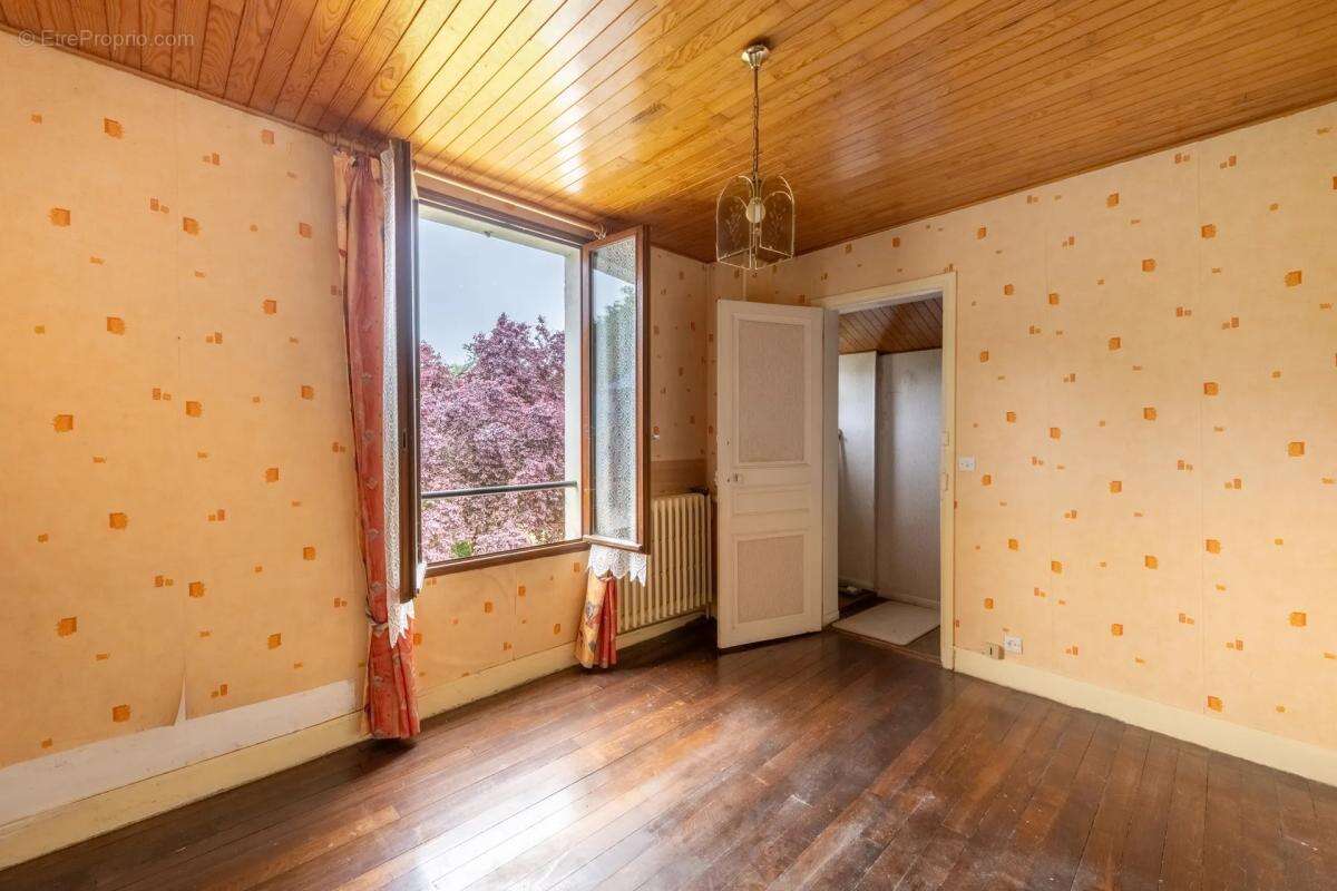 Maison ancienne 5 pièces avec grand terrain loué - photo 11