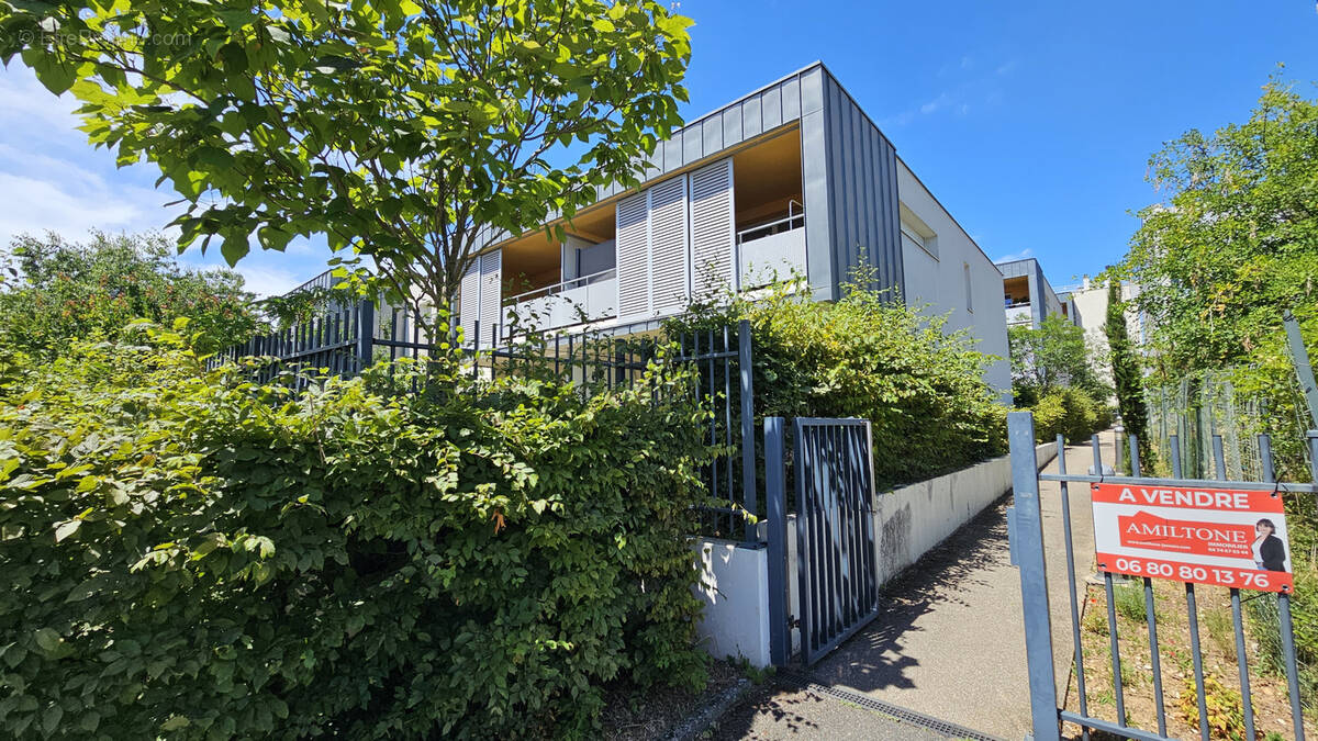 Appartement à RILLIEUX-LA-PAPE