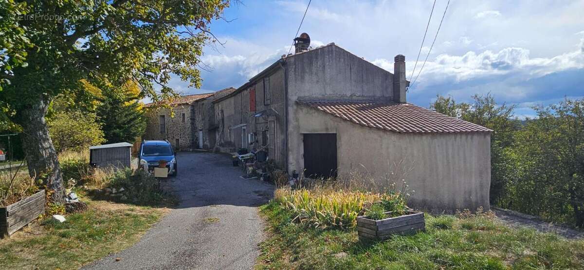 Maison de hameau avec deux appartements +  terrain, à Bargème - photo 2