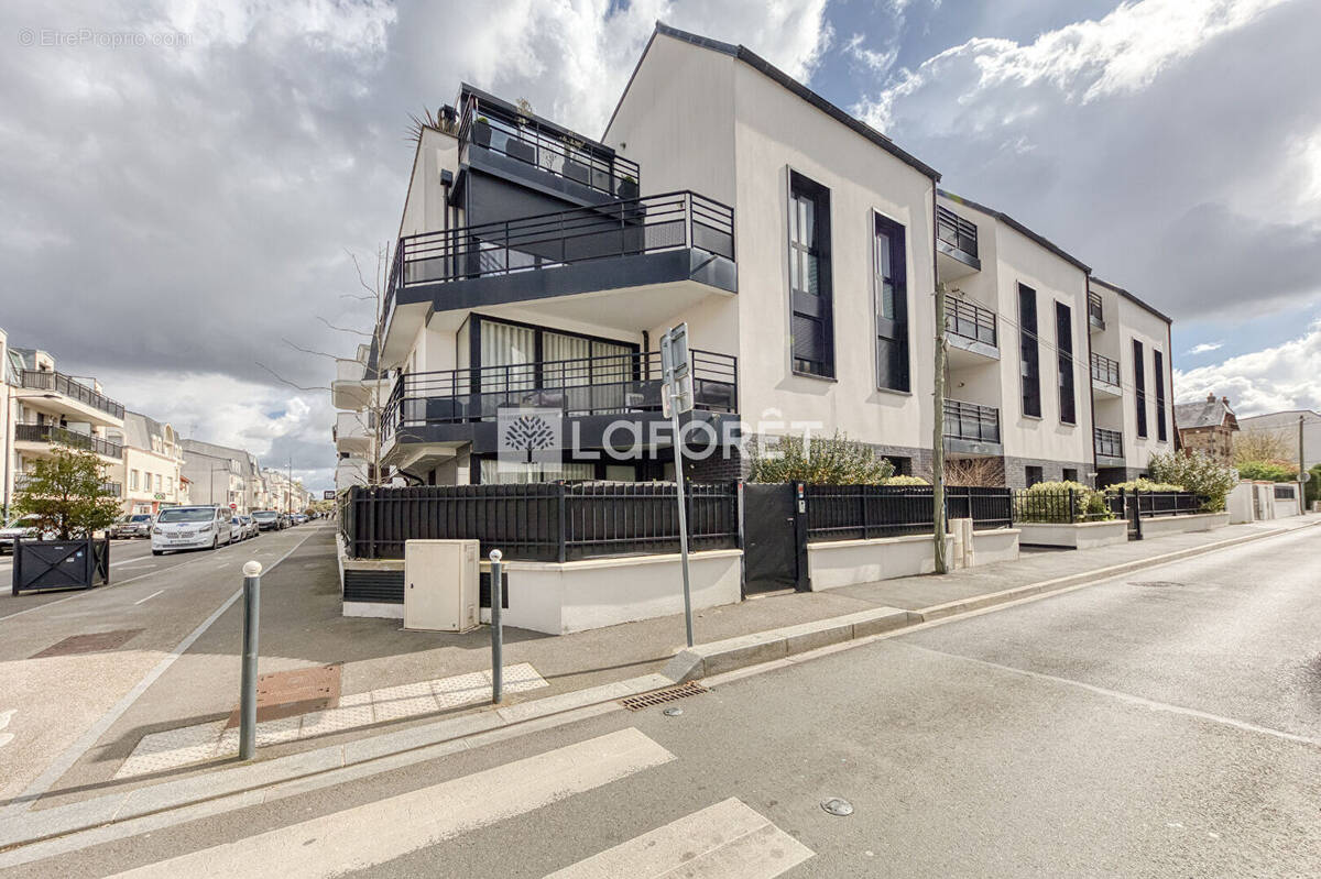 Appartement à PONTAULT-COMBAULT