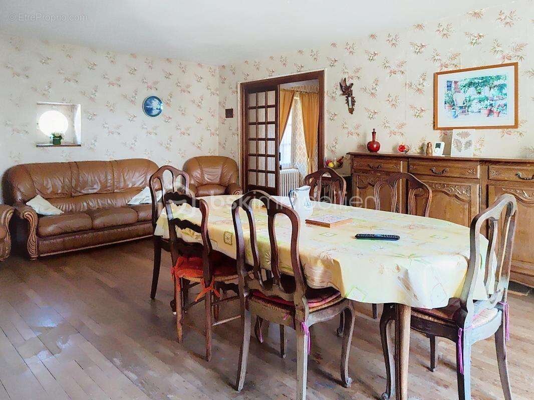 Maison à SAINT-MARC-LE-BLANC