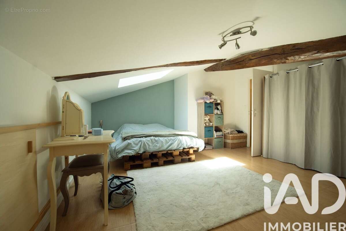 Maison 114 m² à Saint-Barthelemy-De-Vals  - photo 6