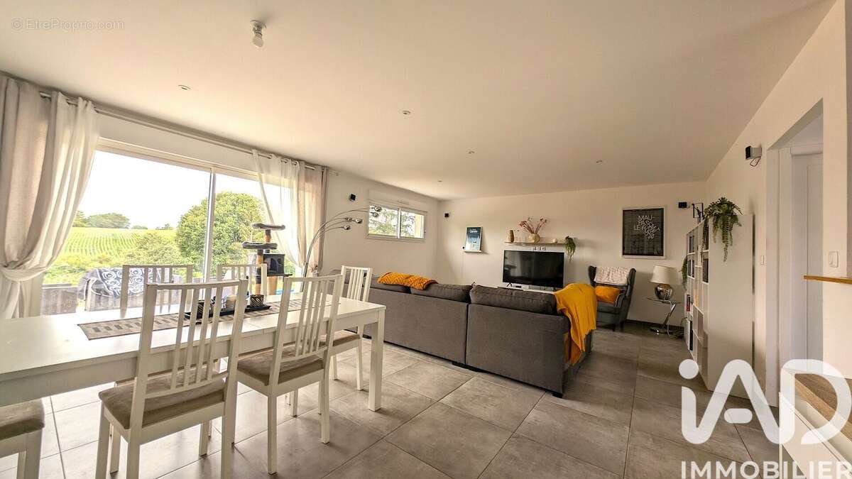 Photo 2 - Maison à NOUZILLY