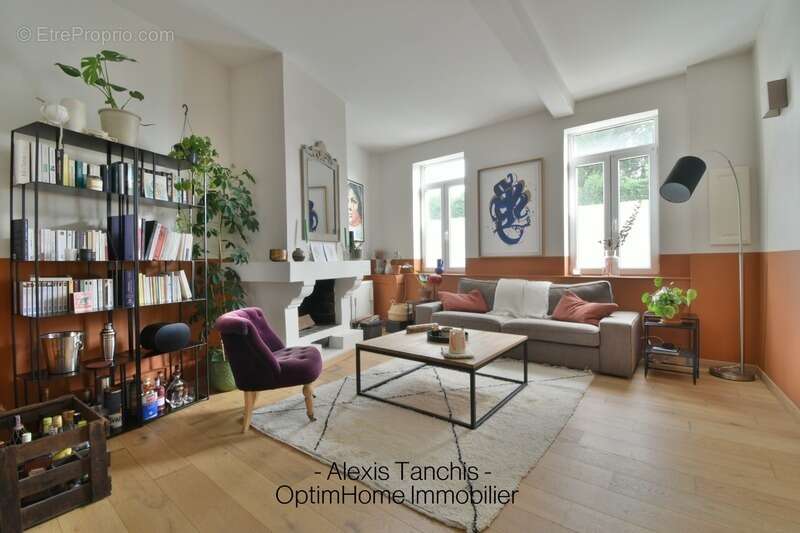 Maison à NEUVILLE-EN-FERRAIN