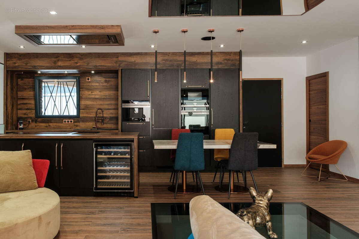 Appartement à SAINT-PRIEST-EN-JAREZ