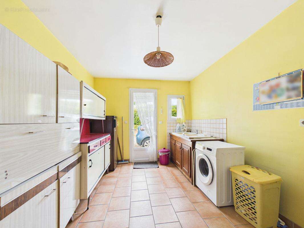 Maison à LIGUGE