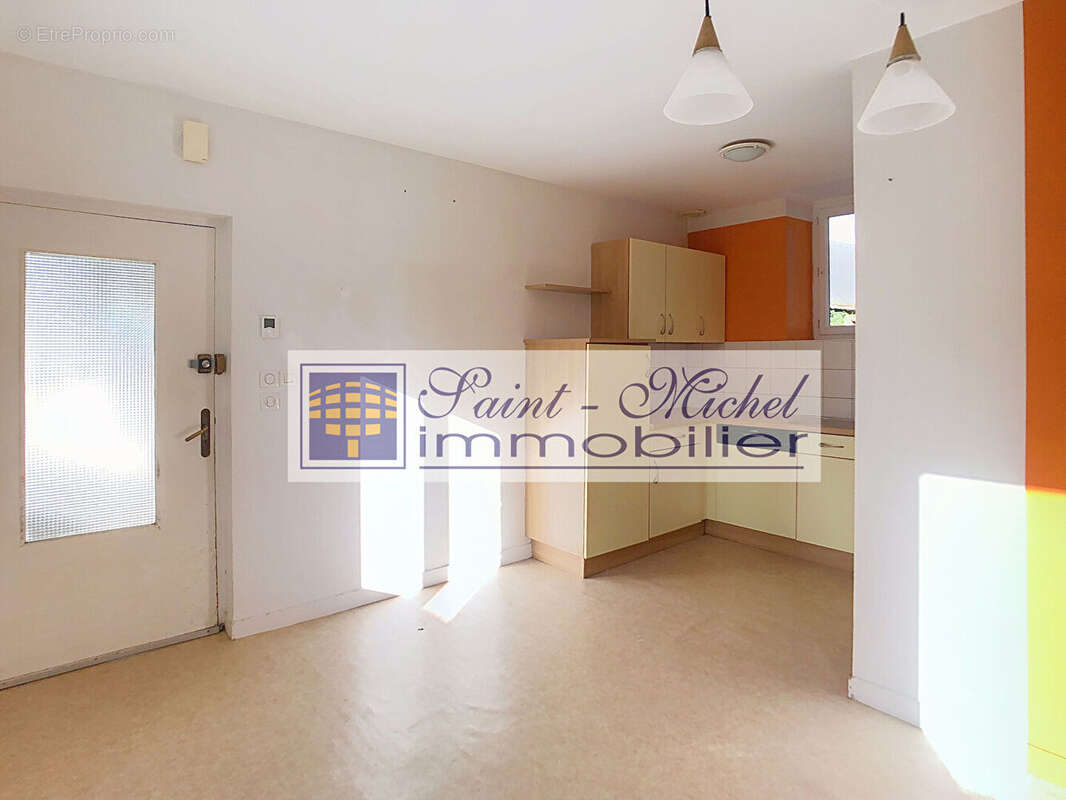 Maison à SAINT-THURIEN