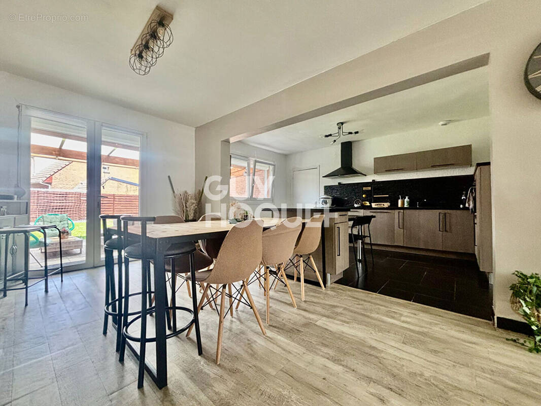 Maison à PECQUENCOURT