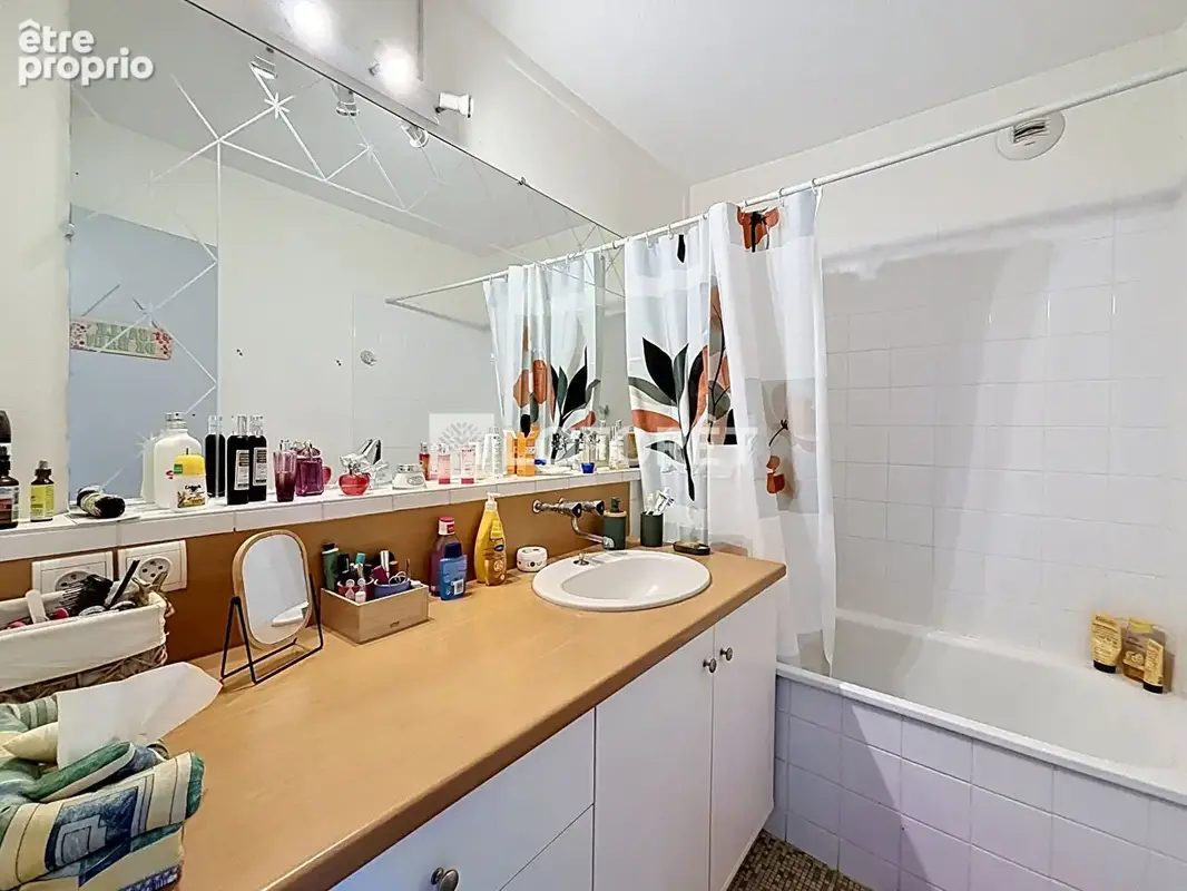 Appartement Vals Pres Le Puy 4 pièce(s) 80 m2 / GARAGE / BALCON / CAVE - photo 11
