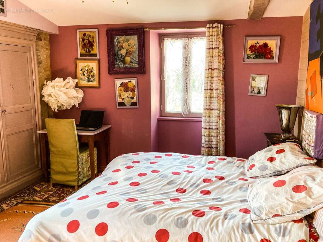 Appartement à PUYJOURDES