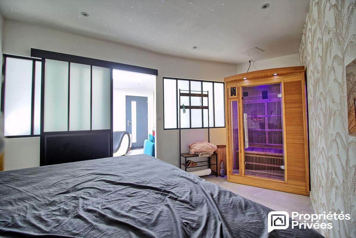 Maison à SAINT-BARTHELEMY-D'ANJOU