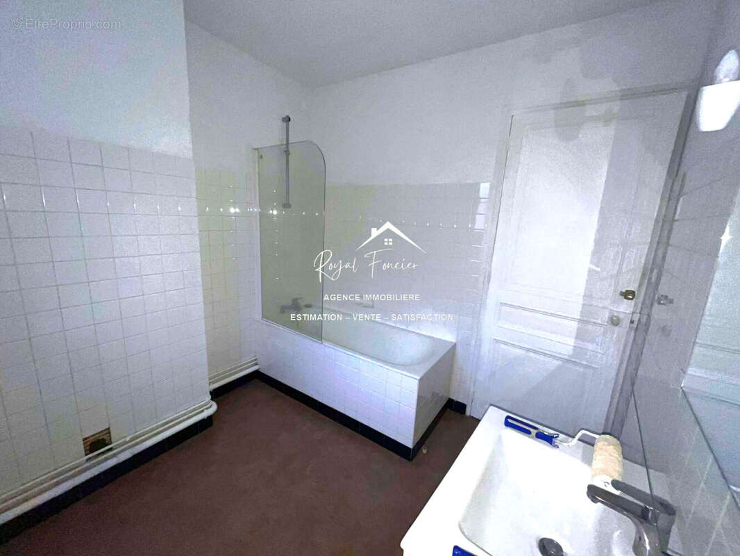 Salle de bain - Appartement à CHATELLERAULT