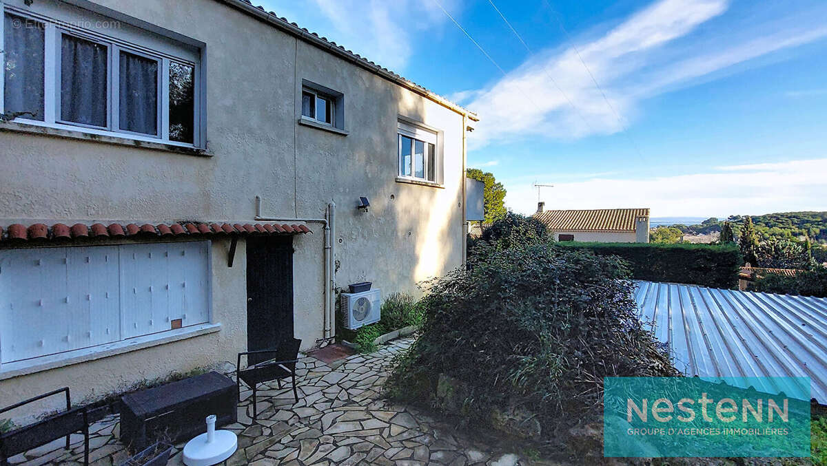 Appartement à SAINT-MITRE-LES-REMPARTS