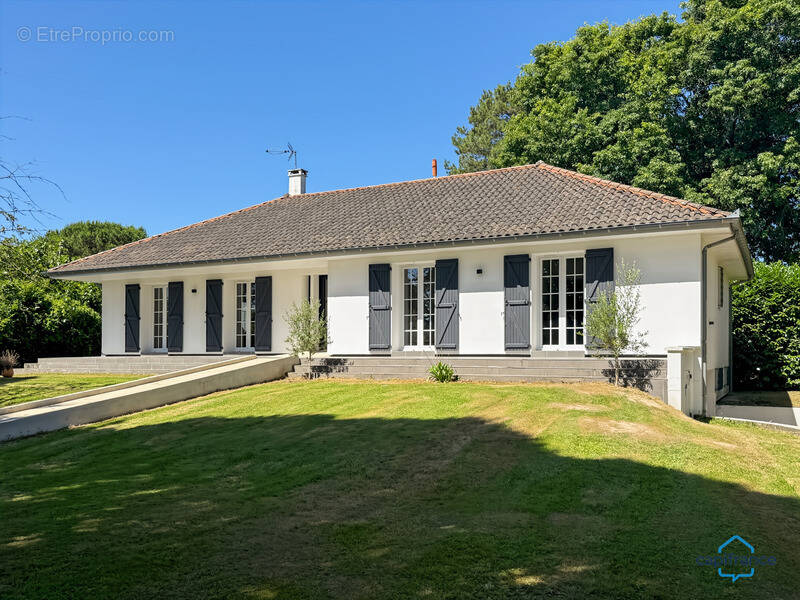 Maison à AIRE-SUR-L'ADOUR