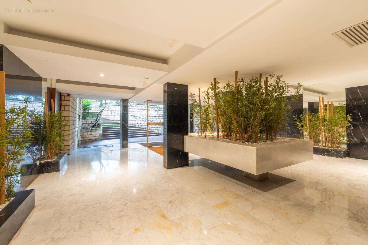 Appartement à VILLE-D'AVRAY