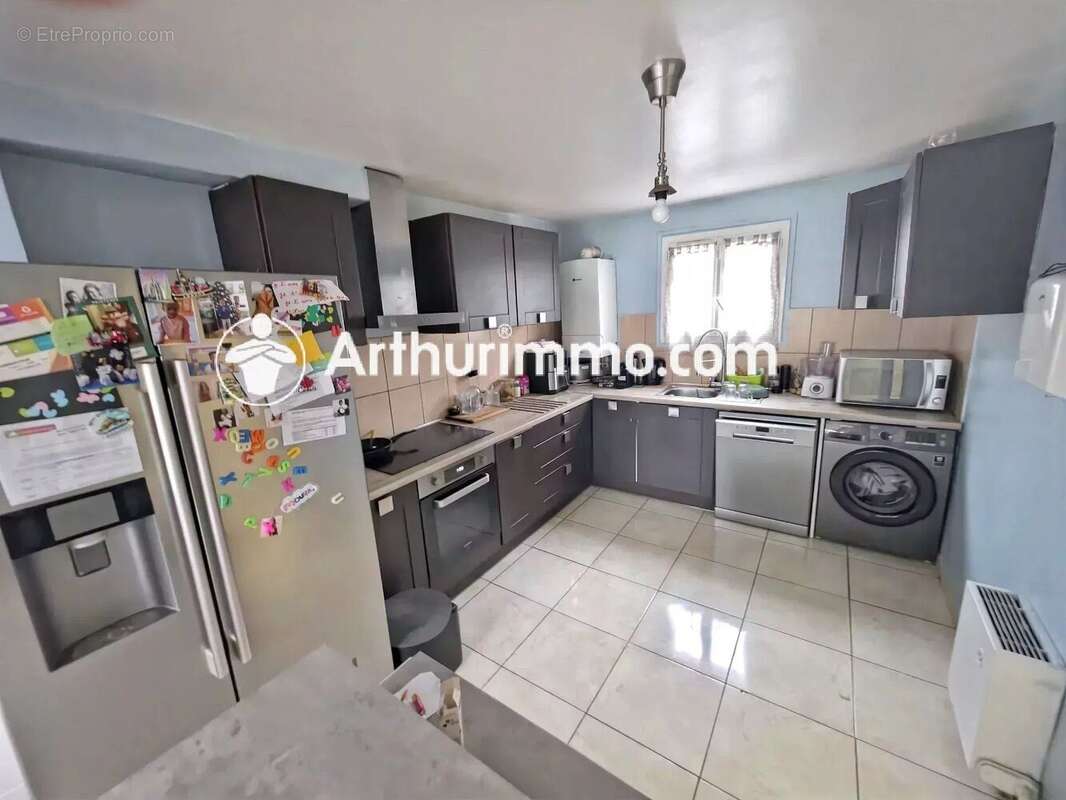 Appartement à SAVIGNY-LE-TEMPLE