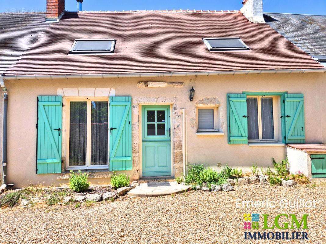  À VENDRE – Maison de bourg entièrement rénovée de 110 m² - 3 Chambres - Bureau - Terrasse - Atelier - appentis - Cave - Chambon - photo 3