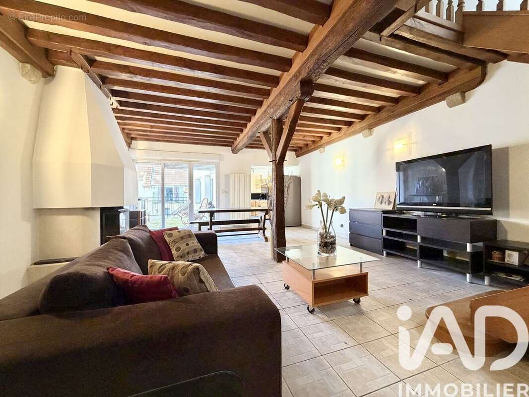 Maison 125 m² à Champlan  - photo 2