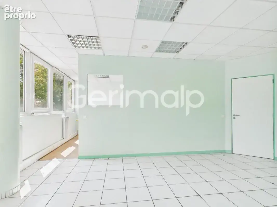 Vente - Appartement - 3 pièces + cuisine - 57 m² - 162 000 € - - photo 6