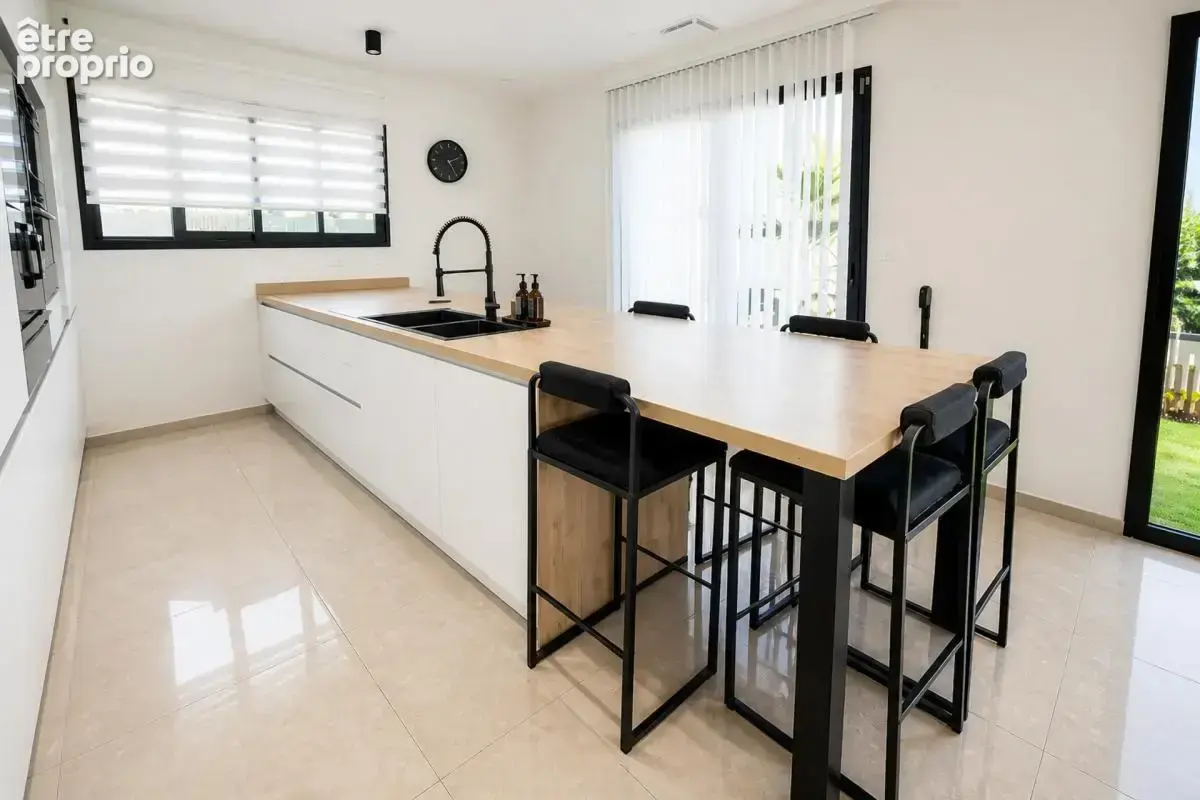 Maison de 5 pièces de 130 m² à Vias - photo 6