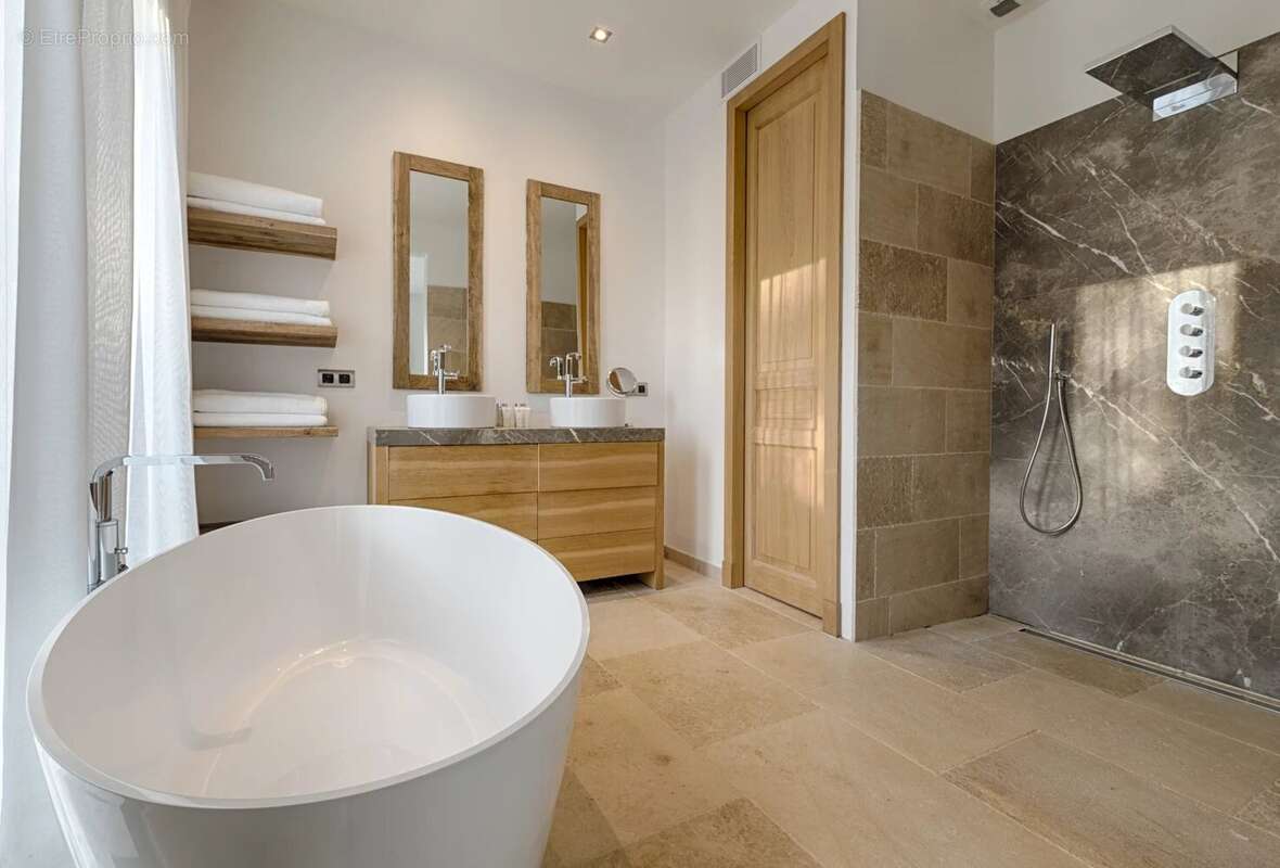 Maison à MOUGINS
